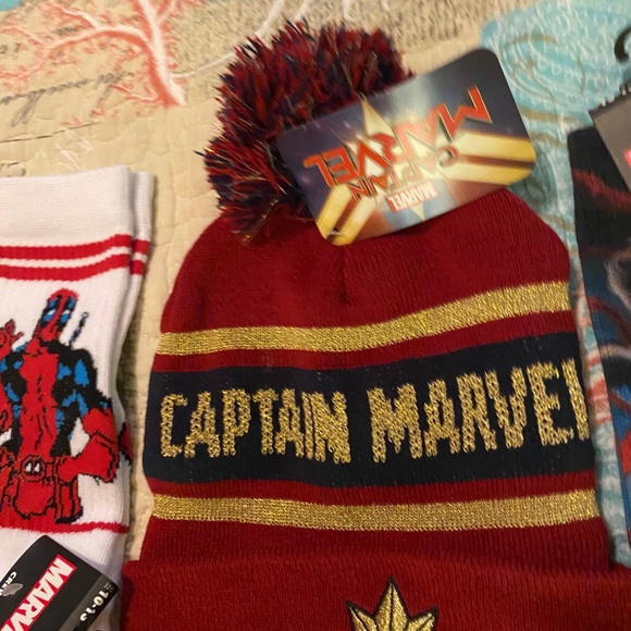 Captain Marvel Gift Set - Picture 8 of 8